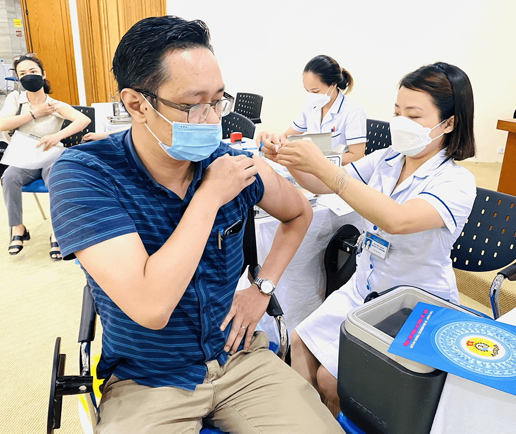 Người đã khỏi Covid-19 có bị nhiễm biến thể phụ BA4, BA.5 không?