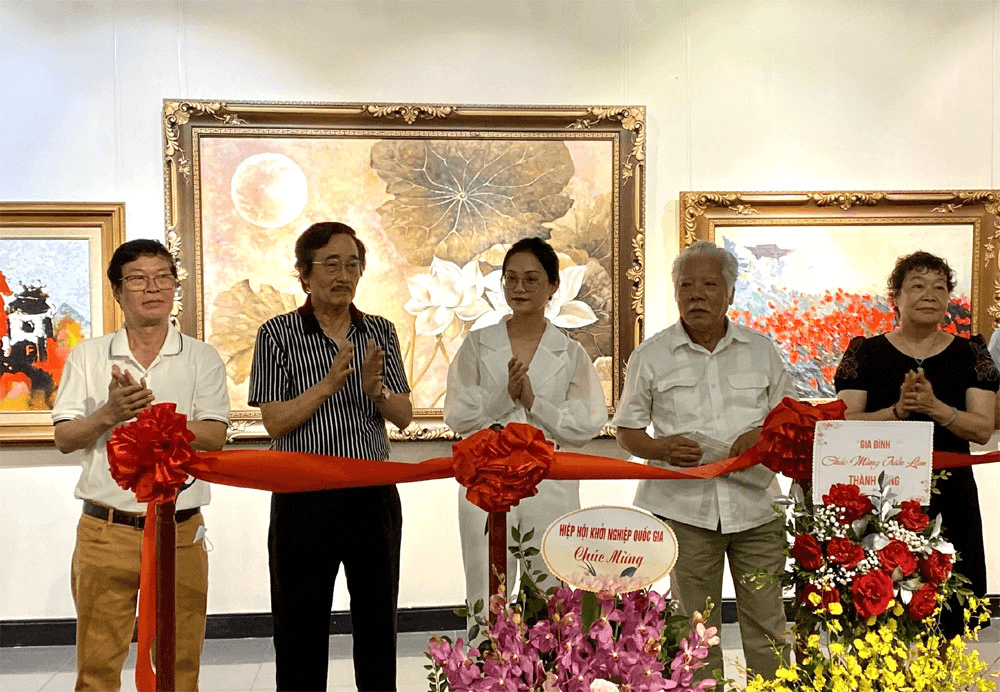 Cả cuộc đời đồng hành và đi tìm cái đẹp