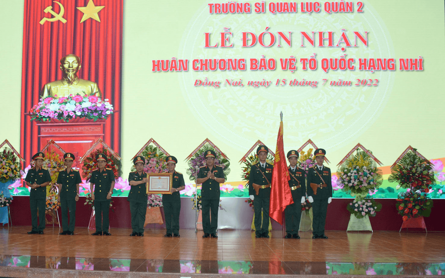 Trường Sĩ quan Lục quân 2 đón nhận Huân chương Bảo vệ Tổ quốc hạng Nhì