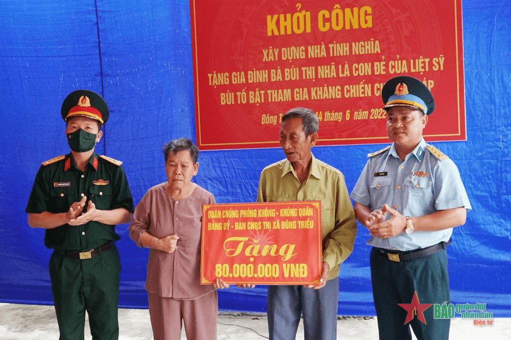 Xây nhà tình nghĩa tặng thân nhân liệt sĩ