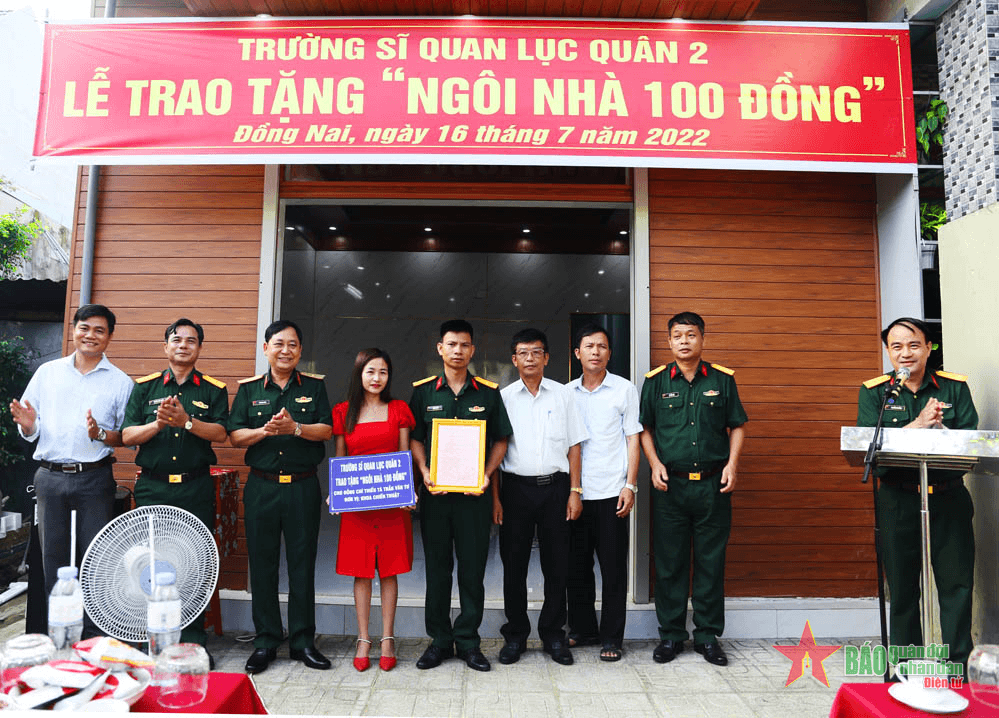Trường Sĩ quan Lục quân 2 trao tặng “Ngôi nhà 100 đồng”