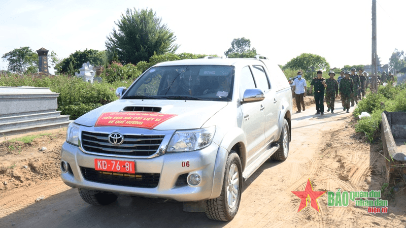 Ban chỉ đạo 515 tỉnh Nghệ An bàn giao hài cốt liệt sĩ là cán bộ miền Nam tập kết ra Bắc