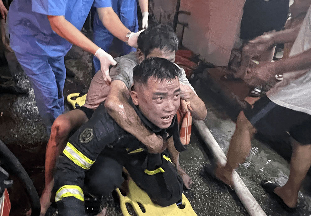 Cháy ở Hà Nội: Cứu 4 người an toàn trong đám cháy ở phường Phúc Tân