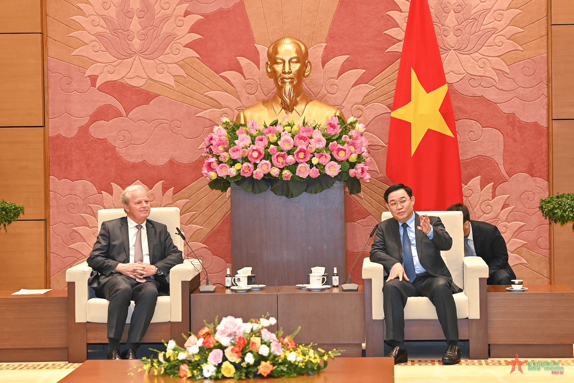 Chủ tịch Quốc hội Vương Đình Huệ tiếp Tổng giám đốc điều hành Ngân hàng Thế giới