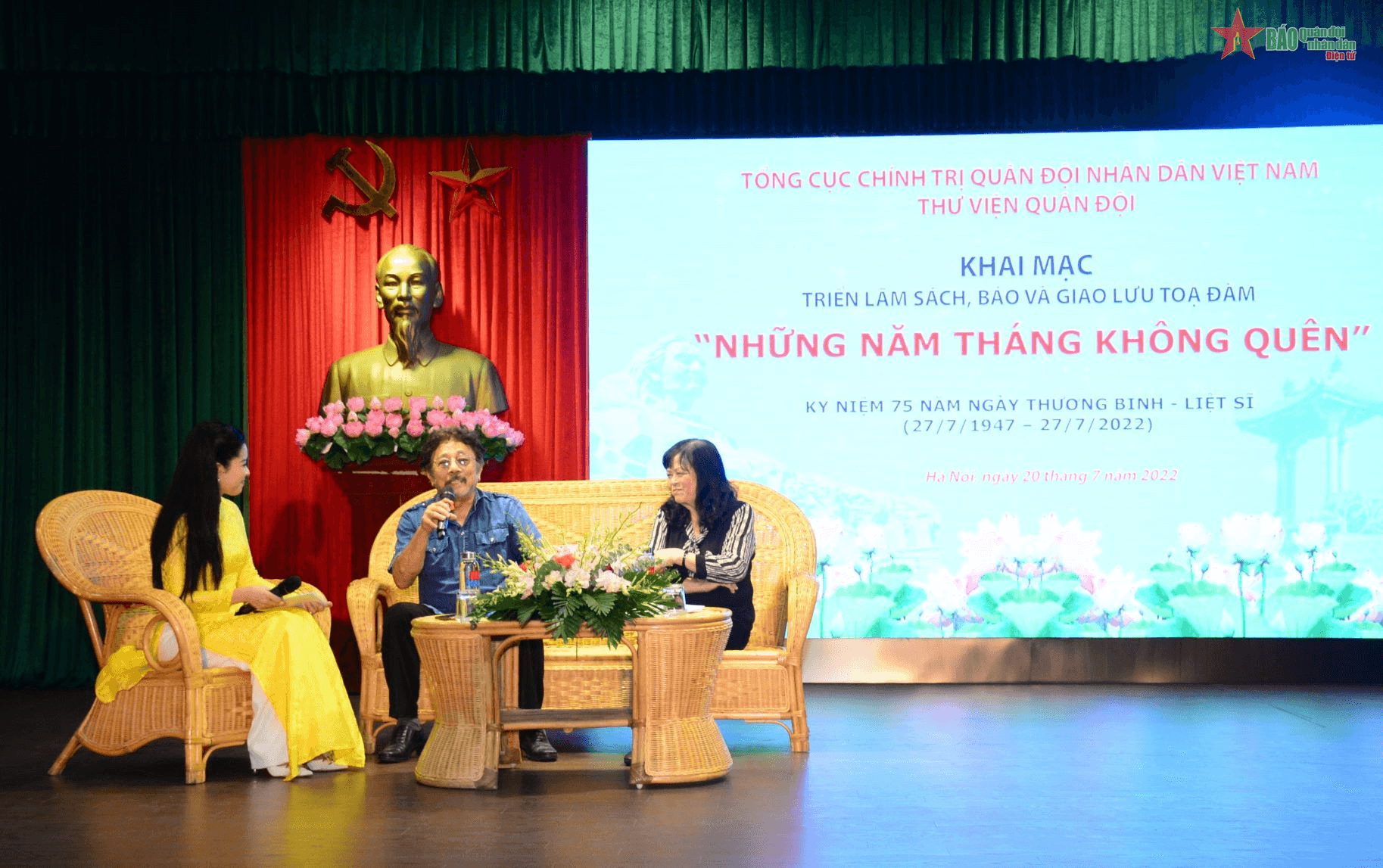 Triển lãm sách báo “Những năm tháng không quên”