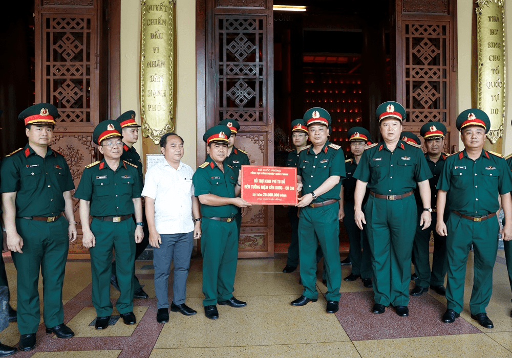 Thực hiện các hoạt động “Đền ơn đáp nghĩa” tại một số tỉnh phía Nam