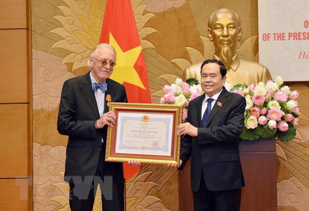 Trao Huân chương Hữu nghị tặng nguyên Tổng thư ký Liên minh Nghị viện thế giới