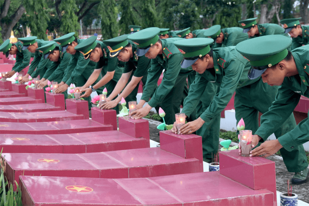 Triển lãm “75 năm đền ơn đáp nghĩa”