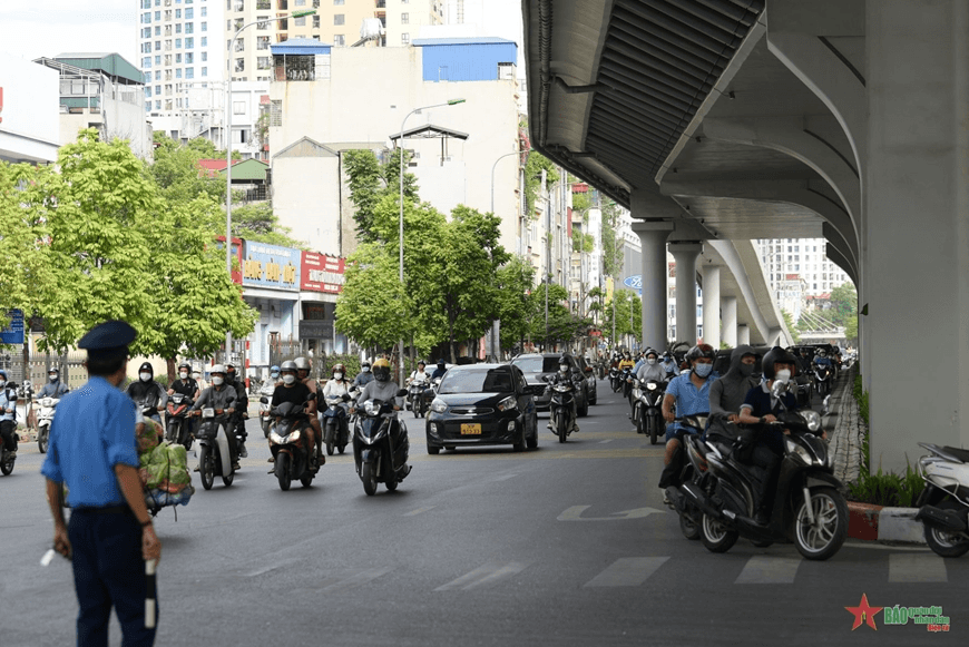 Hà Nội kéo dài thời gian thí điểm tổ chức, phân luồng giao thông tại 4 nút giao thường xuyên ùn tắc