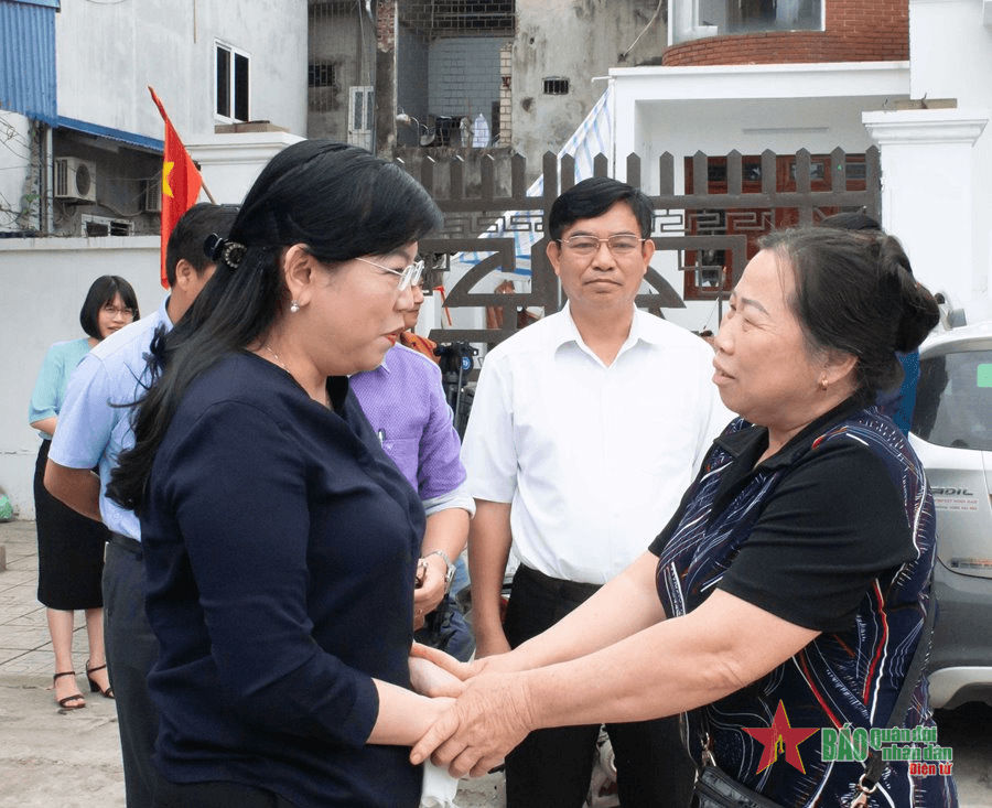 Bí thư cấp ủy chống bệnh xa dân