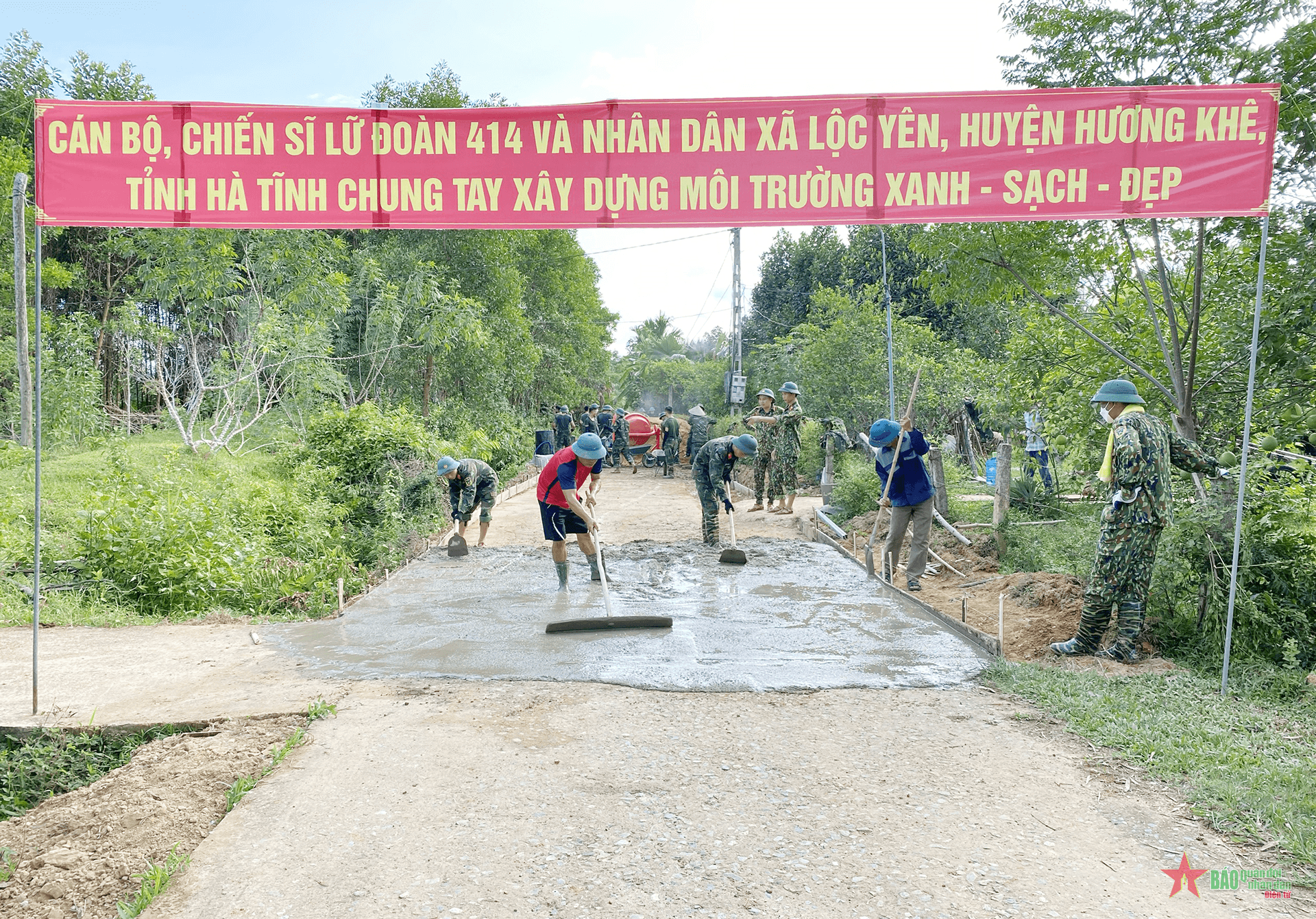 Ấm áp nghĩa tình quân dân trên các miền quê gian khó