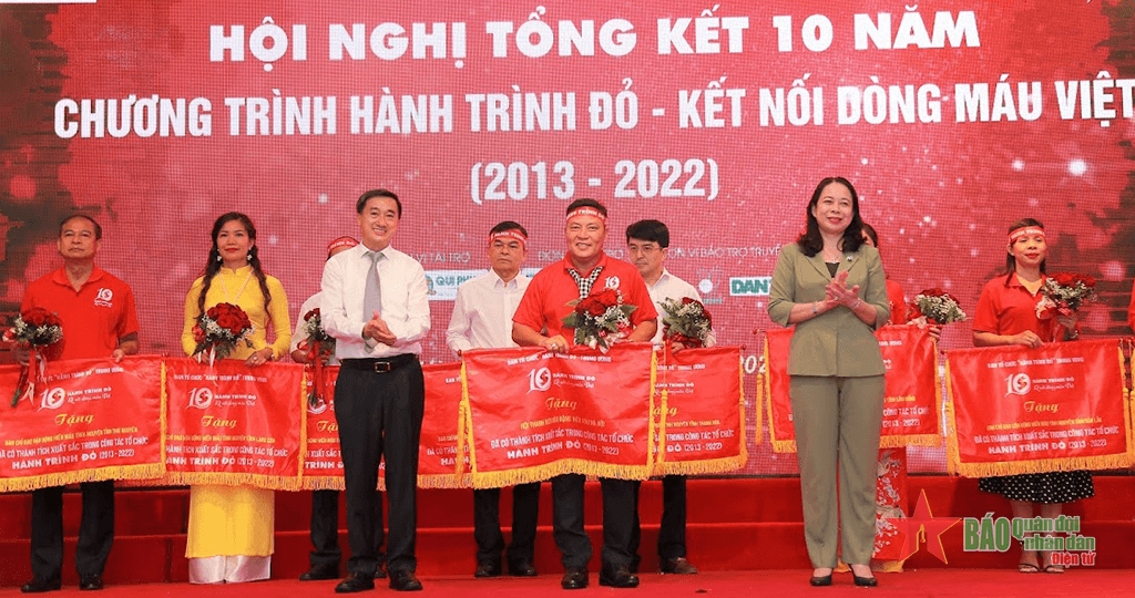 10 năm hành trình “Kết nối dòng máu Việt”