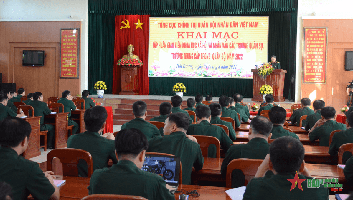Tập huấn giáo viên khoa học xã hội và nhân văn