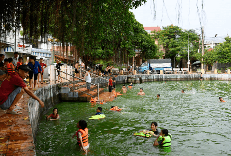 "Bể bơi" thiên nhiên ở làng