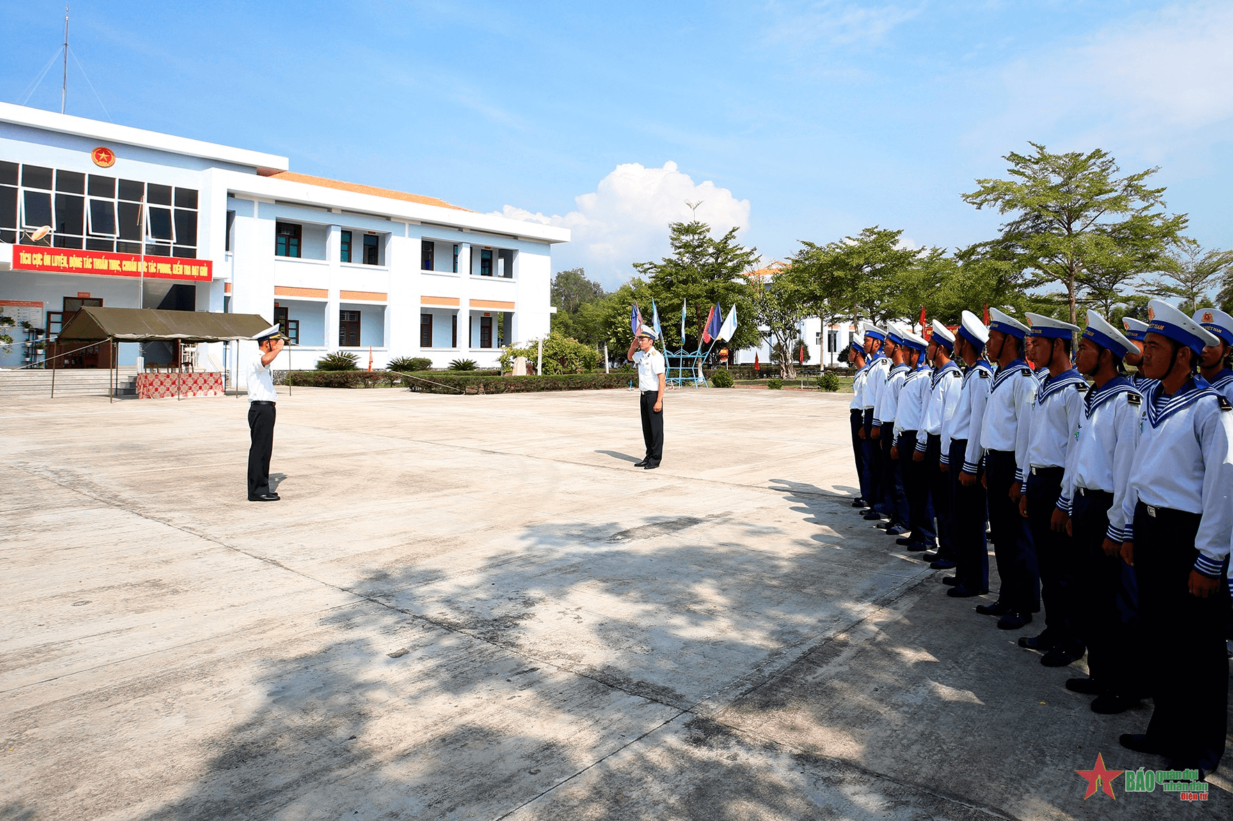 “Cuộc sát hạch điều lệnh" cán bộ hải quân
