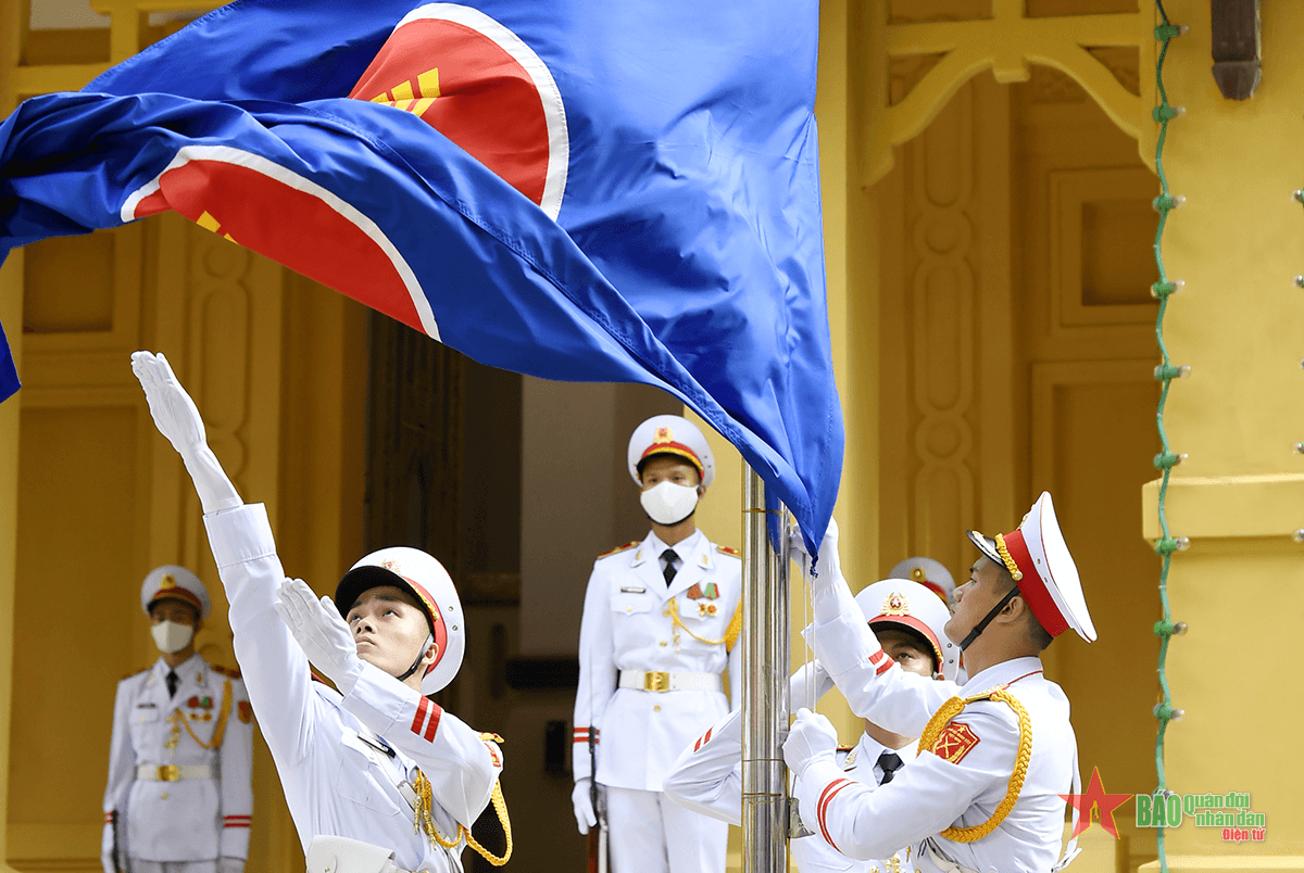 Lễ thượng cờ kỷ niệm 55 năm thành lập ASEAN