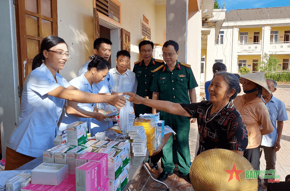 Cảm ơn các thầy thuốc quân y
