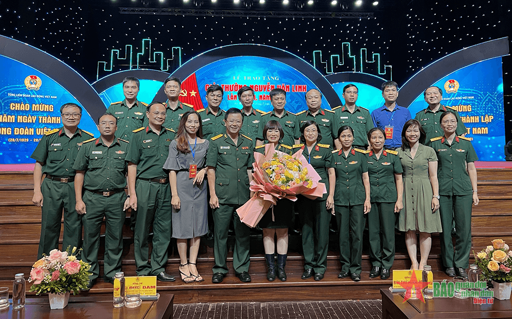 Sâu sát, gắn bó với người lao động