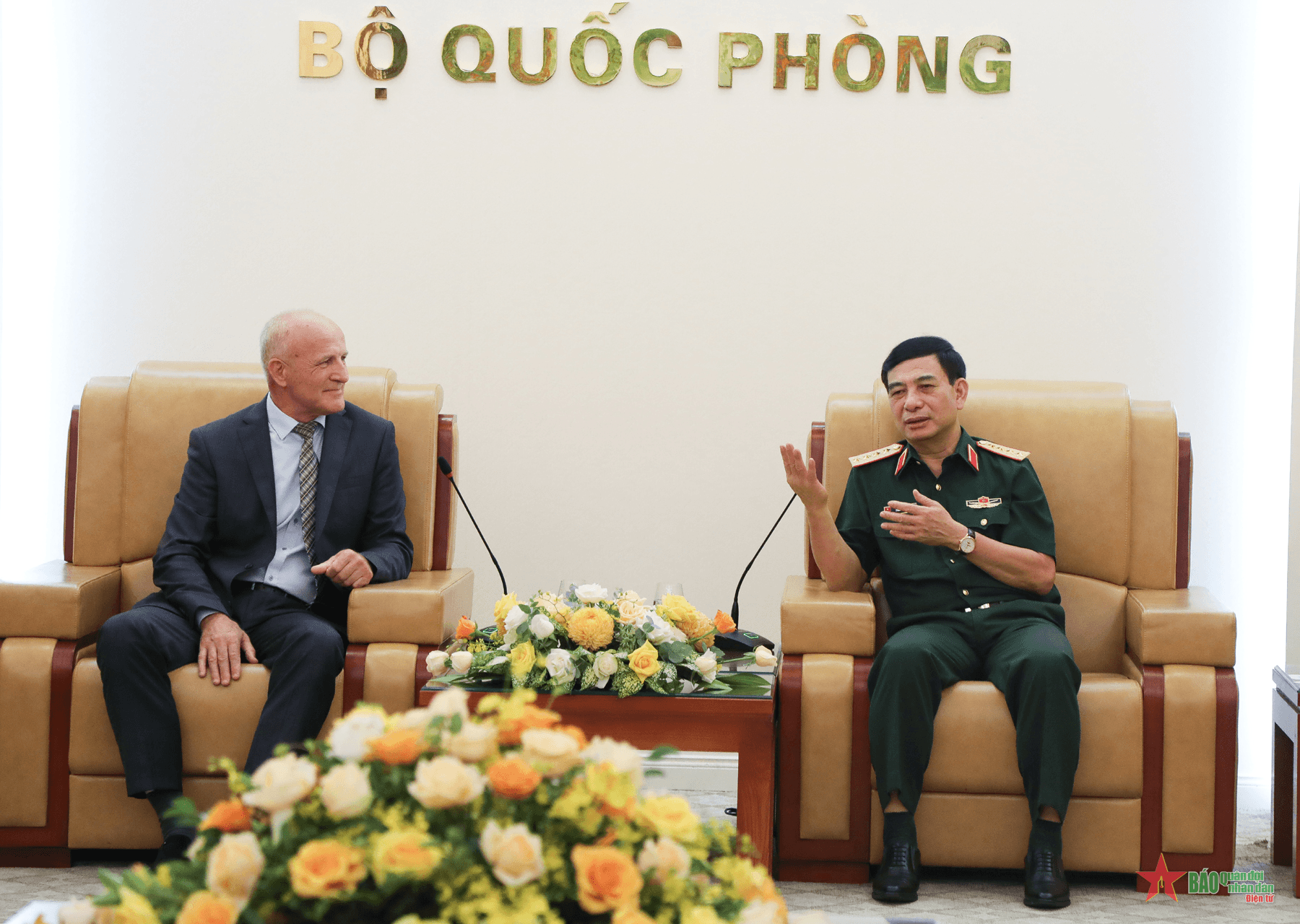 Đại tướng Phan Văn Giang tiếp các nhà khoa học, lãnh đạo Viện Nghiên cứu khoa học dược liệu và tinh dầu Liên bang Nga