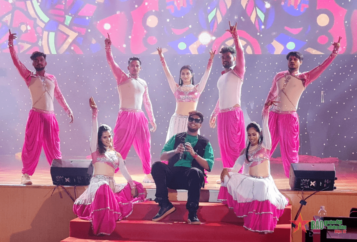 Sôi động vũ điệu Bollywood tại Bình Dương