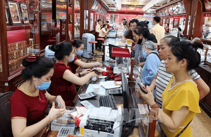 Vàng giảm giá, lùi về sát ngưỡng 67 triệu đồng/ lượng
