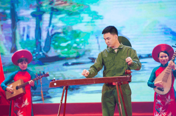 Nối nghiệp ông cha giữ tiếng đàn bầu