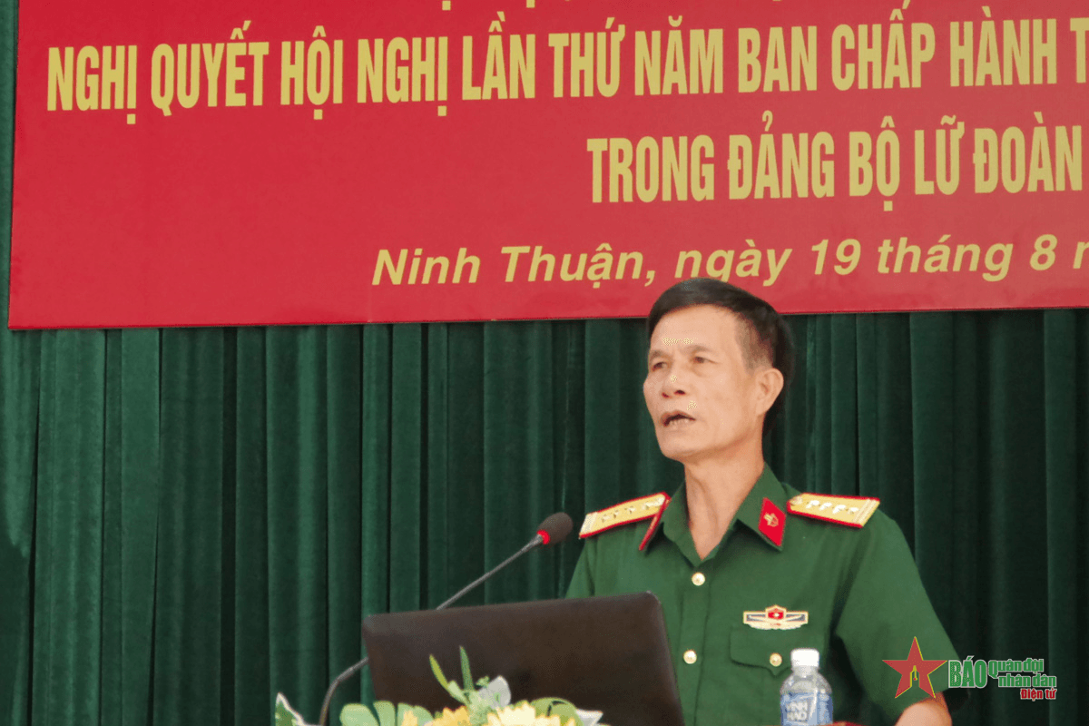 Lữ đoàn Đặc công nước 5 tổ chức học tập Nghị quyết Hội nghị Trung ương 5
