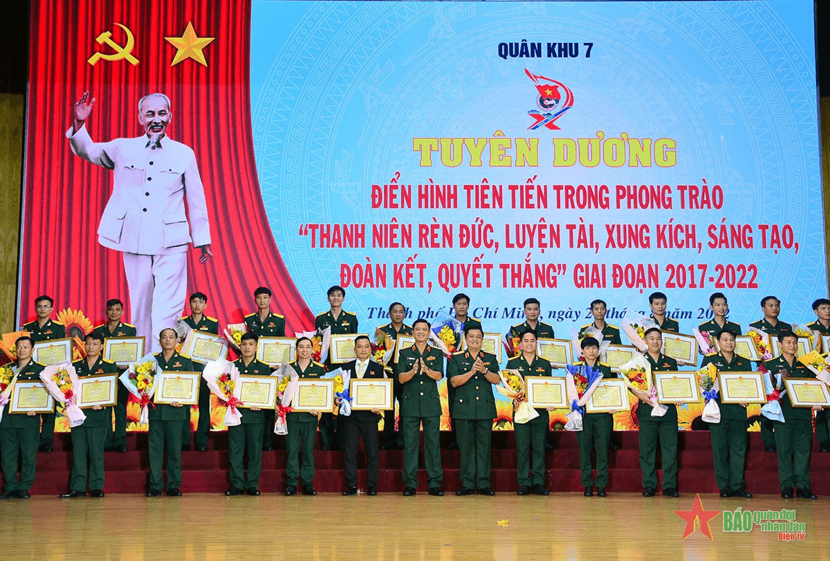 Quân khu 7 tuyên dương điển hình thanh niên tiên tiến giai đoạn 2017-2022