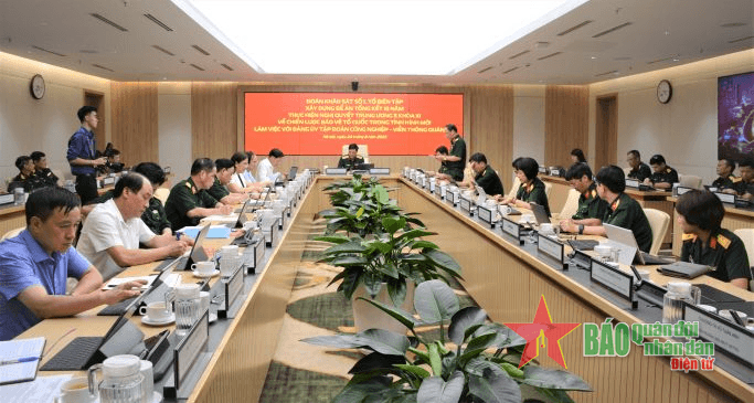 Thượng tướng Ngô Minh Tiến làm việc tại Tập đoàn Viettel