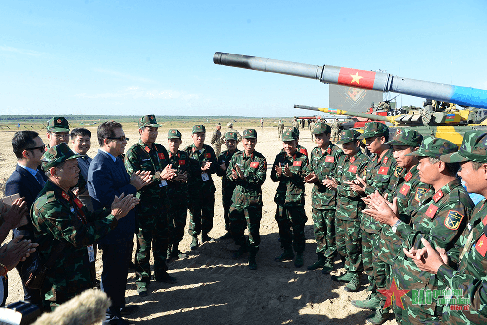 Army Games 2022: Đội tuyển Xe tăng được động viên trước giờ thi đấu bán kết
