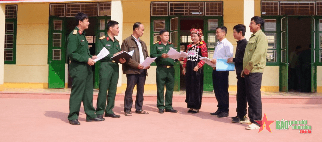 Giúp đồng bào nâng cao hiểu biết pháp luật