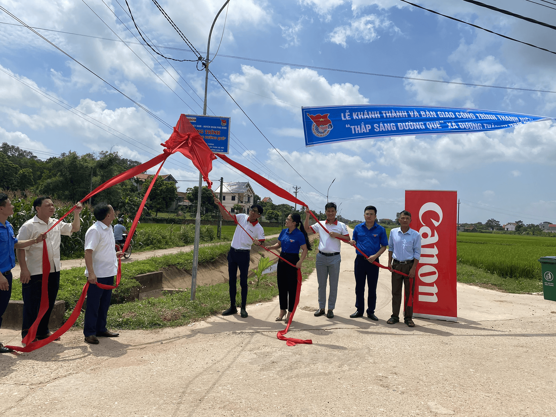 Canon Việt Nam khánh thành và bàn giao công trình “Thắp sáng đường quê” 2022