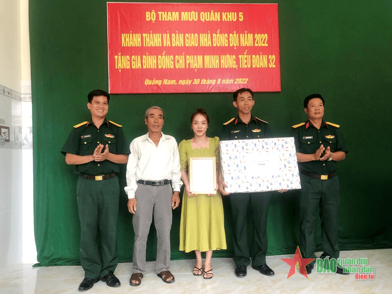 Bộ Tham mưu Quân khu 5 bàn giao “nhà đồng đội”