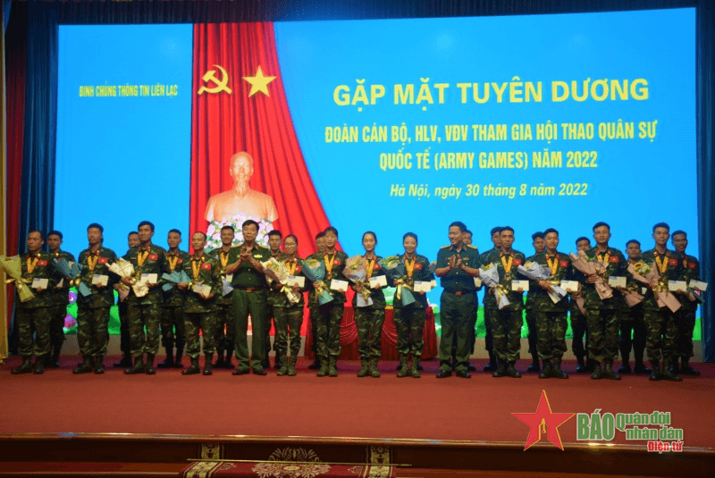 Binh chủng Thông tin liên lạc tuyên dương đội tuyển tham gia Army Games 2022