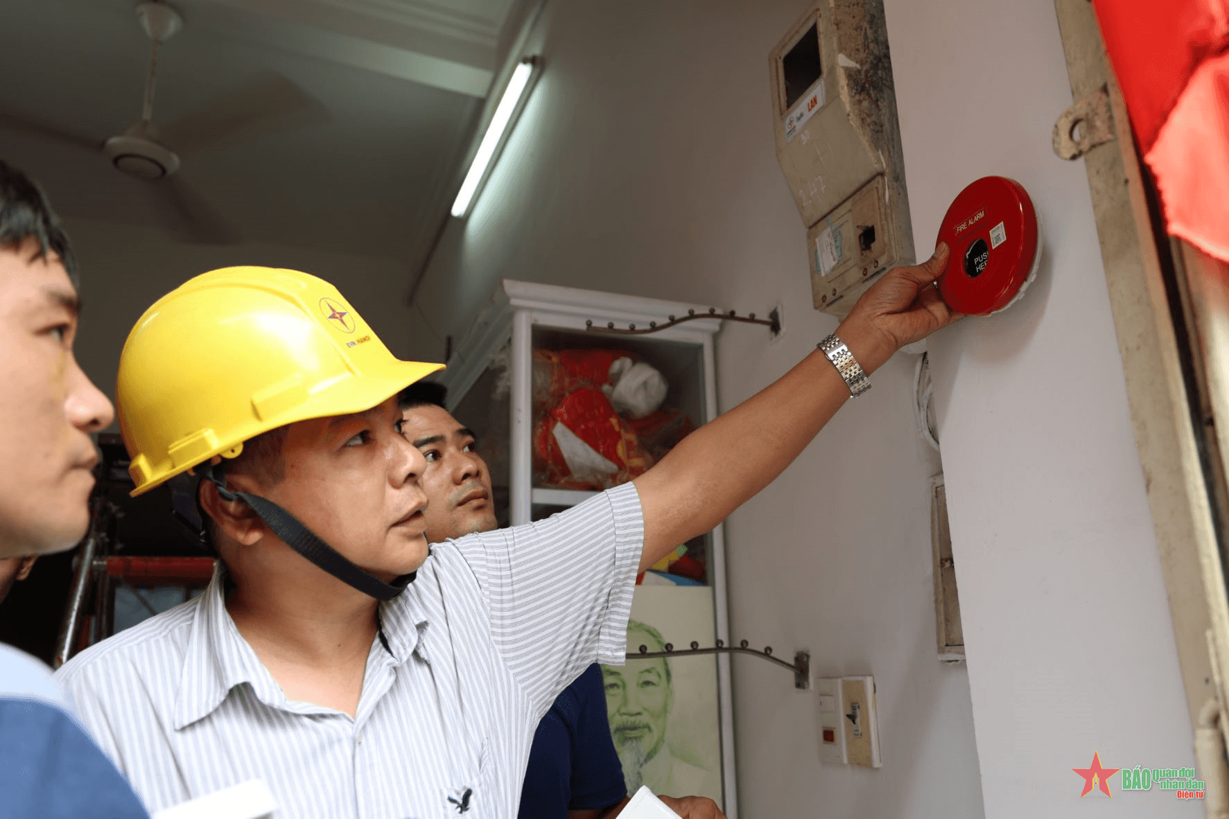 Thí điểm mô hình liên kết chuông báo cháy ở các gia đình phố cổ Hà Nội