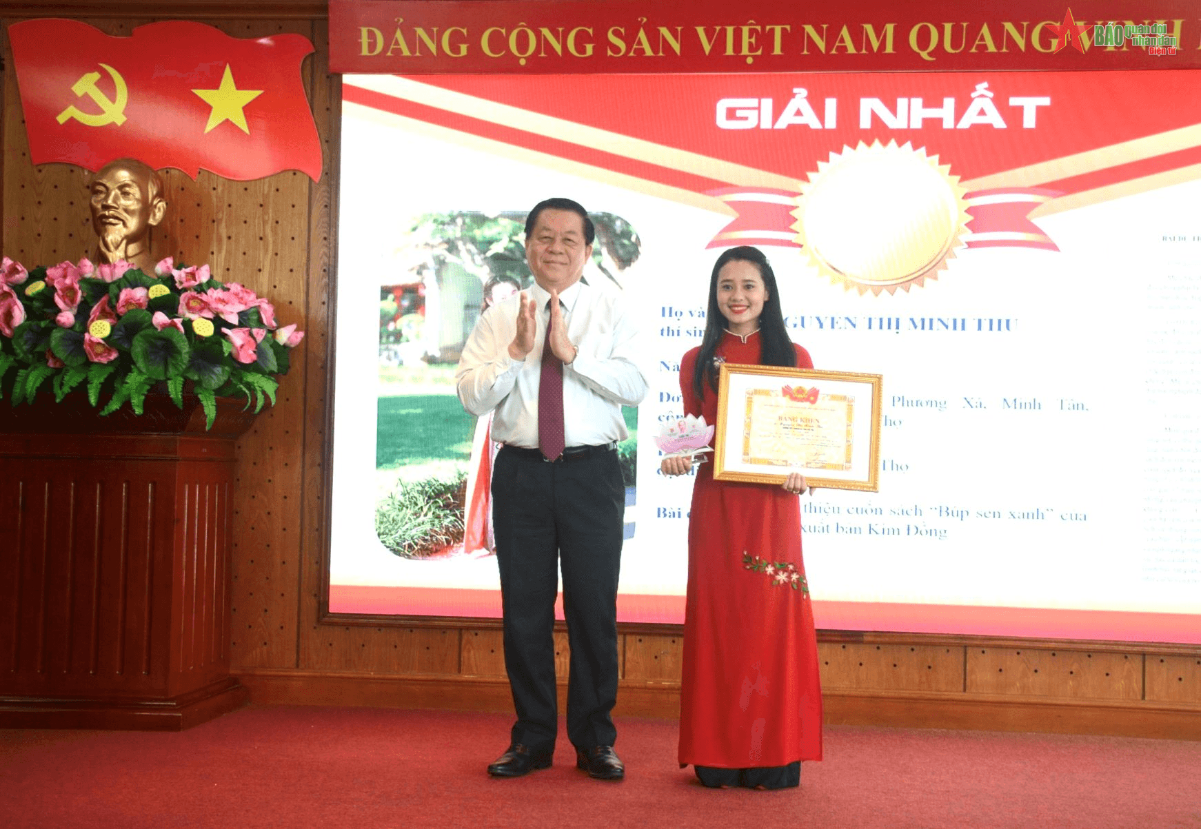 Trao giải Cuộc thi giới thiệu sách “Bác Hồ - niềm tin yêu qua từng trang sách” năm 2022
