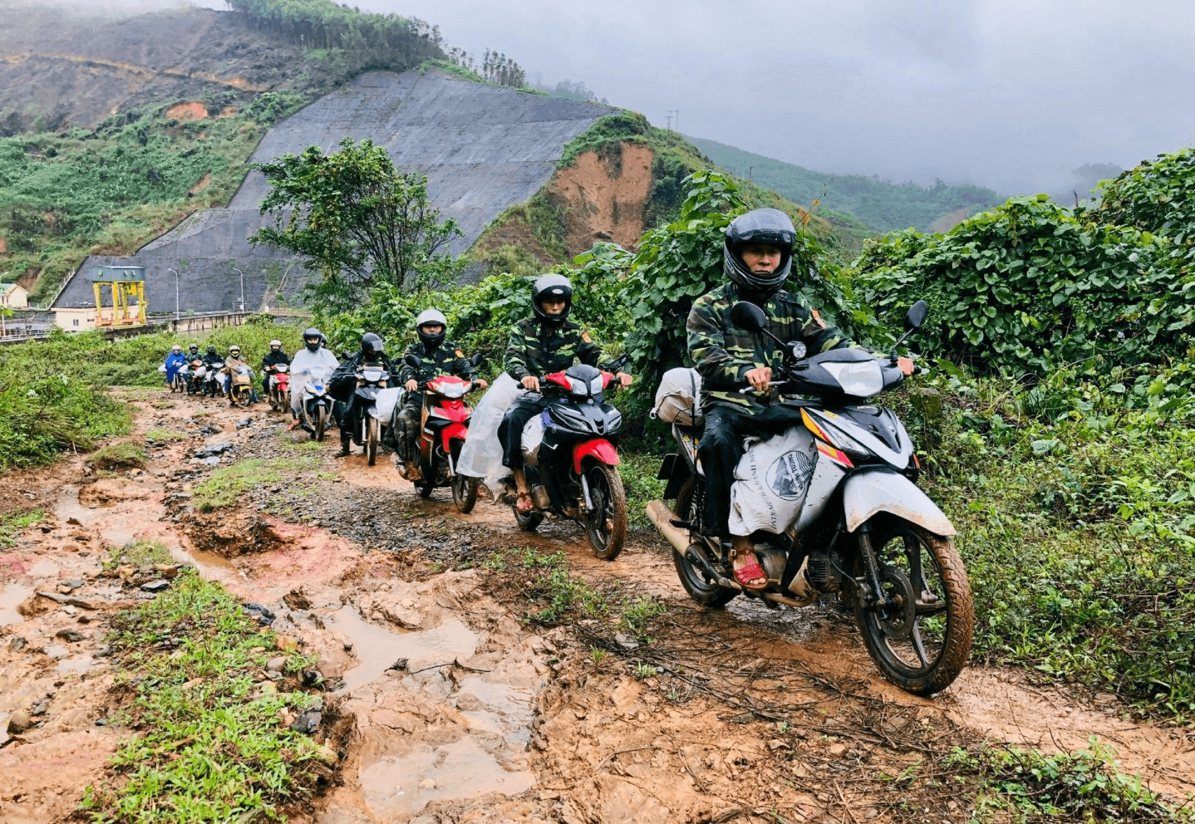 Mồ hôi Bộ đội Biên phòng nơi biên giới Việt – Lào