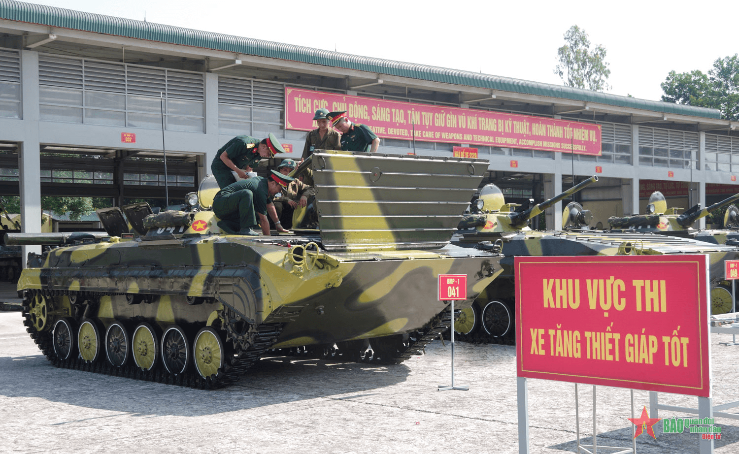 Trung đoàn 102 tham gia thi kỹ thuật tăng thiết giáp toàn quân năm 2022