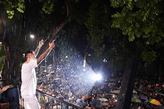 Thông tin chính thức việc ca sĩ Tuấn Hưng tổ chức liveshow “Góc ban công” tự phát