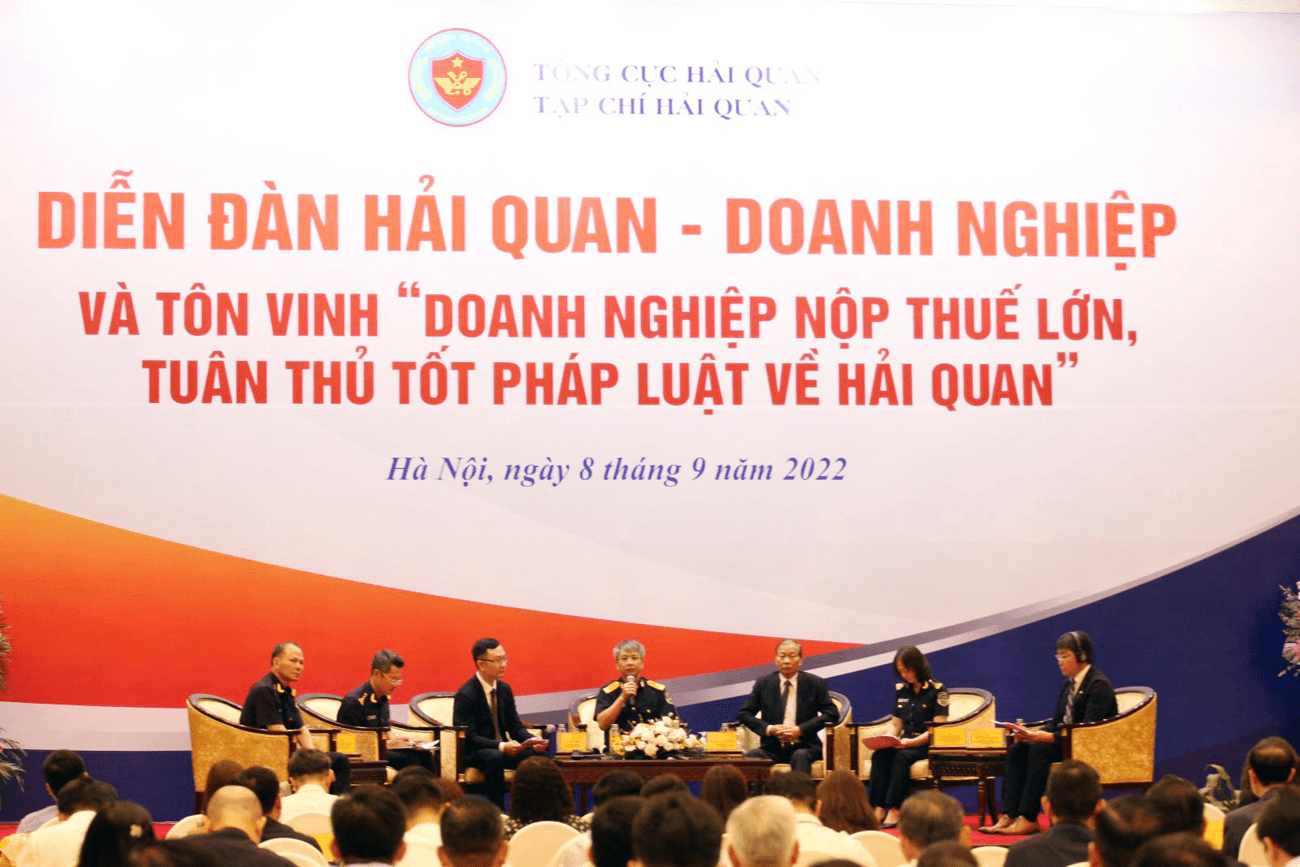 Diễn đàn Hải quan - Doanh nghiệp và tôn vinh doanh nghiệp nộp thuế lớn, tuân thủ tốt pháp luật về hải quan
