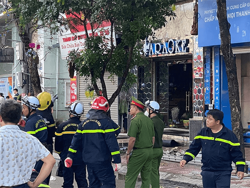 Làm gì khi xảy ra cháy quán karaoke?
