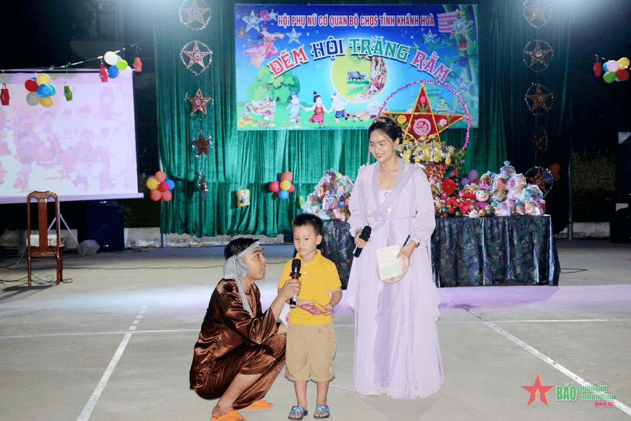 Hội phụ nữ cơ quan Bộ CHQS tỉnh Khánh Hòa tổ chức Tết Trung thu