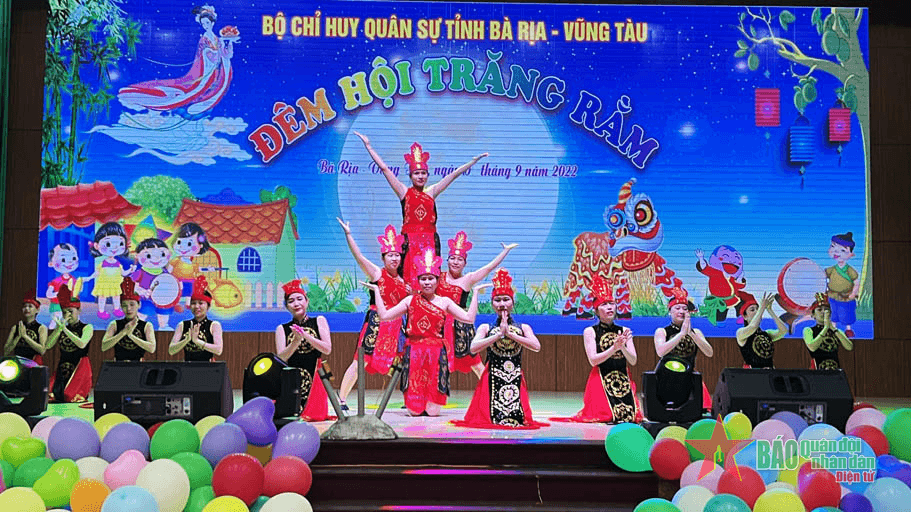 Nhộn nhịp “Đêm hội trăng rằm”