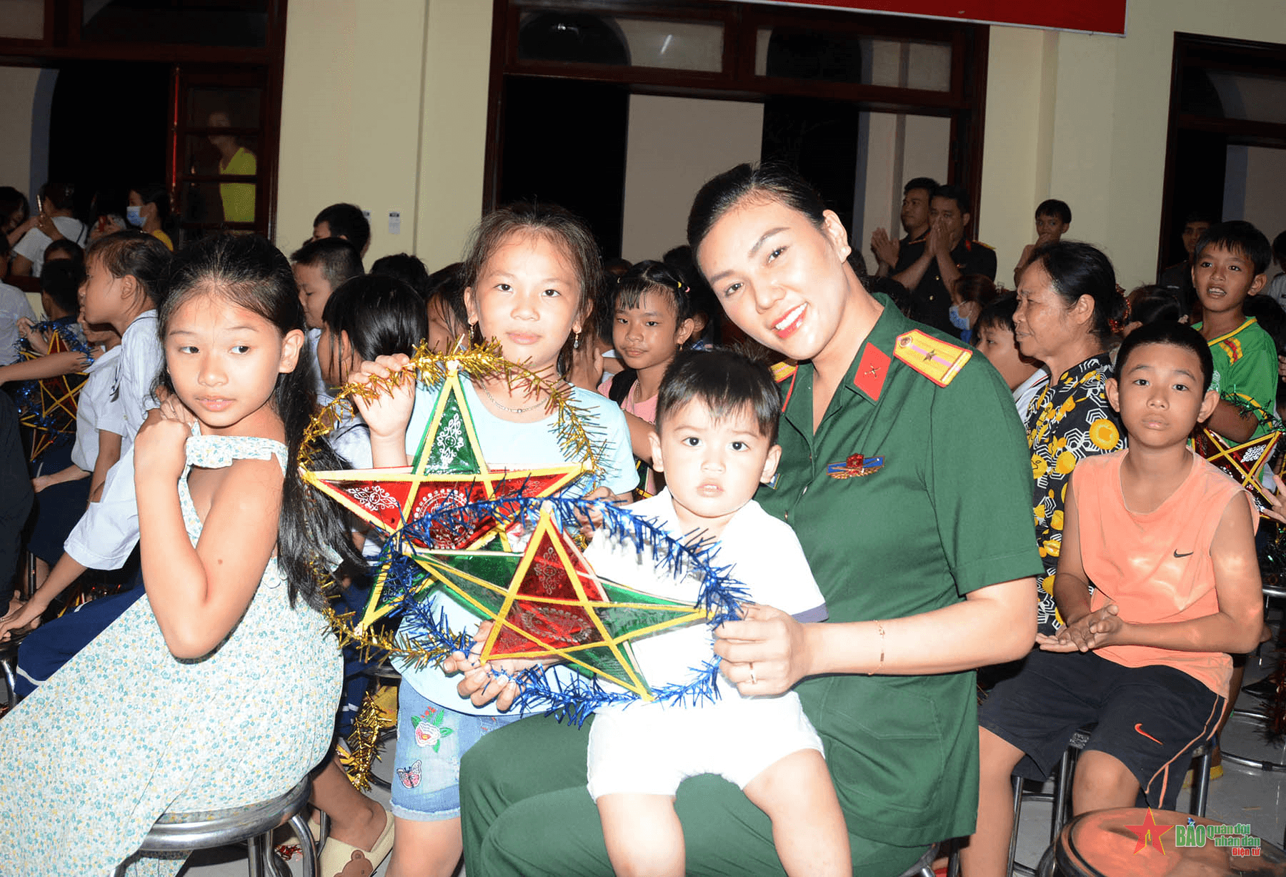 Vượt biển mang Trung thu đến đảo xa