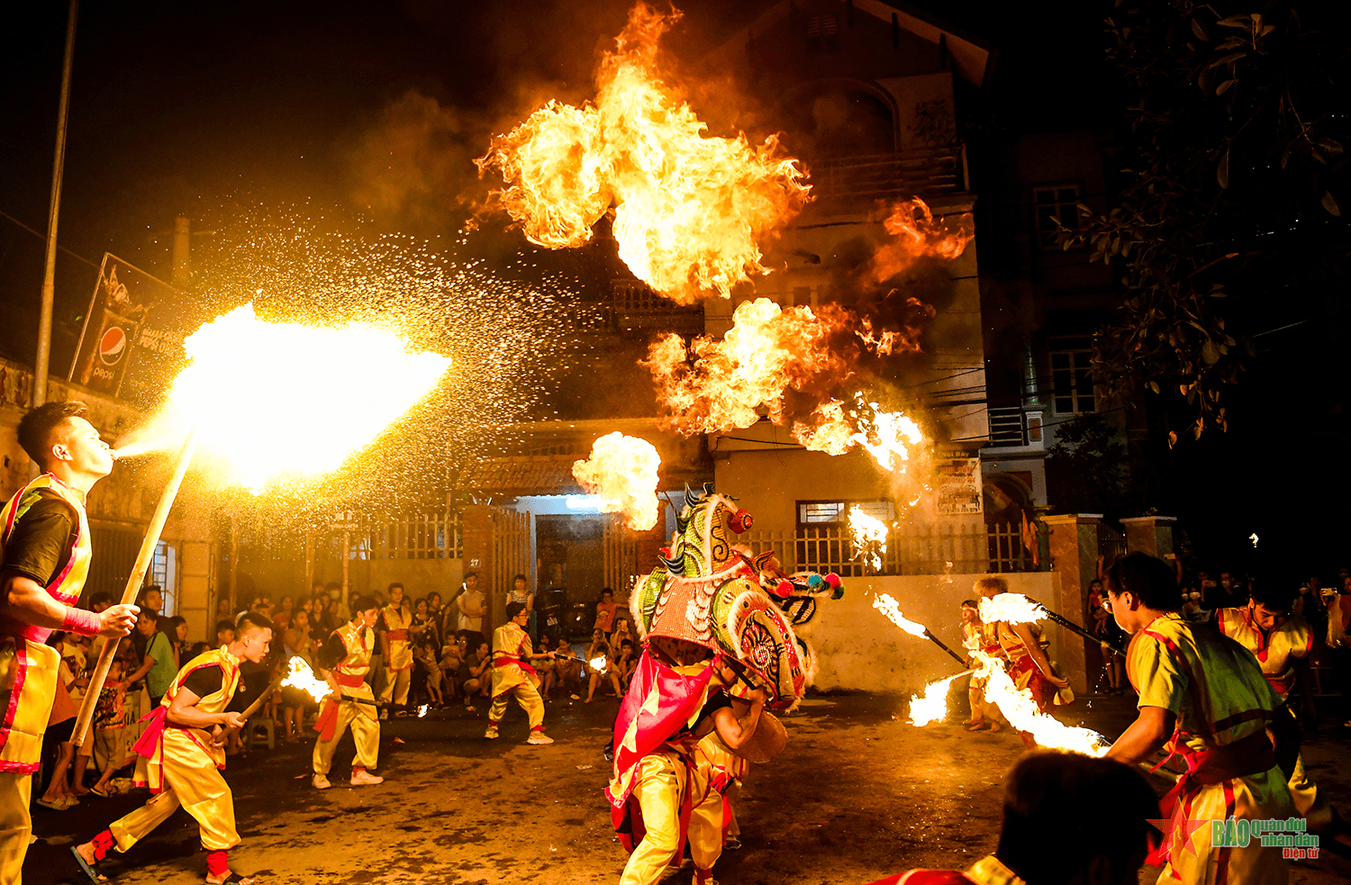 Múa lân ở Cao Hạ