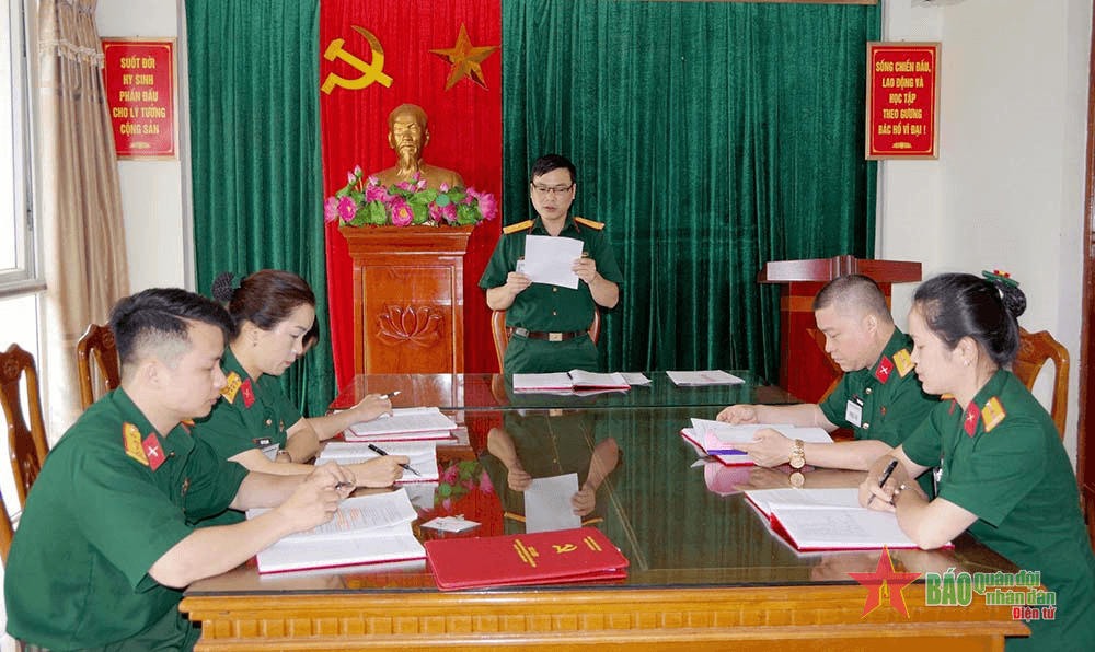 Sinh hoạt chuyên đề xây dựng chi bộ mạnh