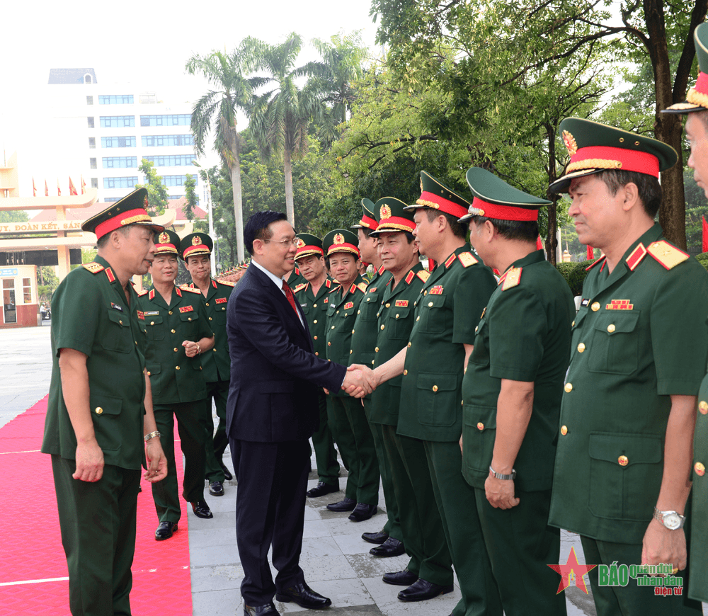 Chủ tịch Quốc hội Vương Đình Huệ dự Lễ khai giảng năm học 2022-2023 tại Học viện Quốc phòng