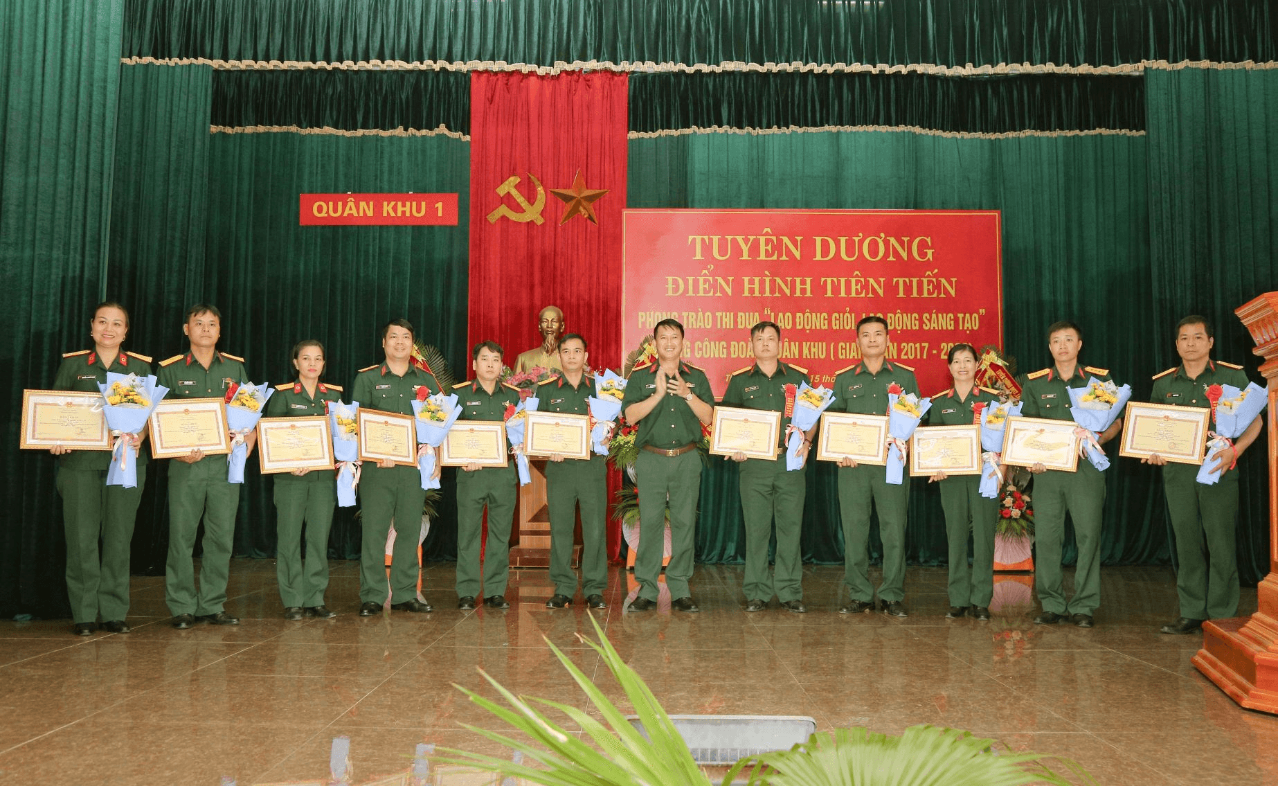 Quân khu 1 tuyên dương điển hình tiên tiến lao động giỏi, lao động sáng tạo