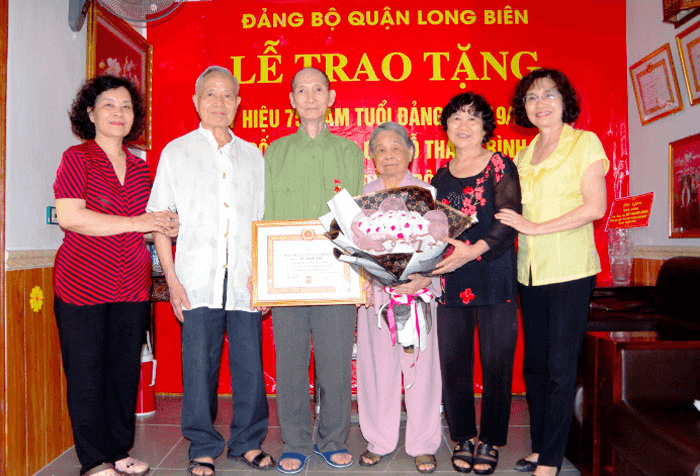 Trọn đời trung hiếu với sự nghiệp cách mạng