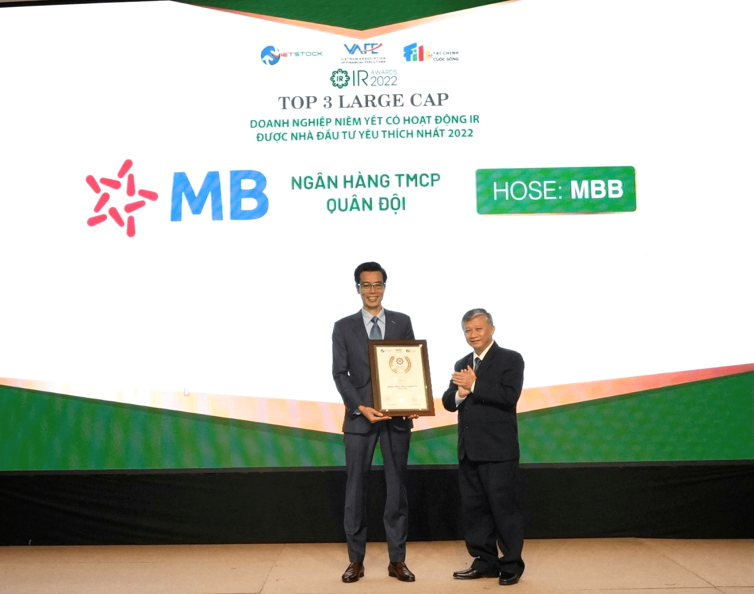 Ngân hàng Quân đội vào Top 3 doanh nghiệp được nhà đầu tư yêu thích nhất
